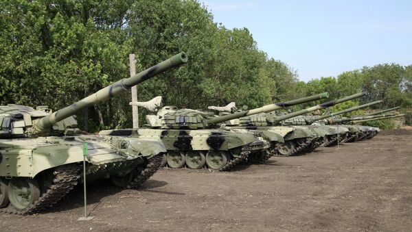 На полигоне “Торез” в Донецкой области во время подготовки к соревнованиям танковых экипажей боевых машин ополчения Донецкой народной республики
