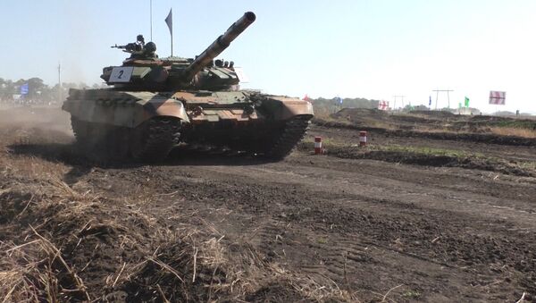 Танковый биатлон в Донбассе: гонки по трассе и выступление бойцов ополчения