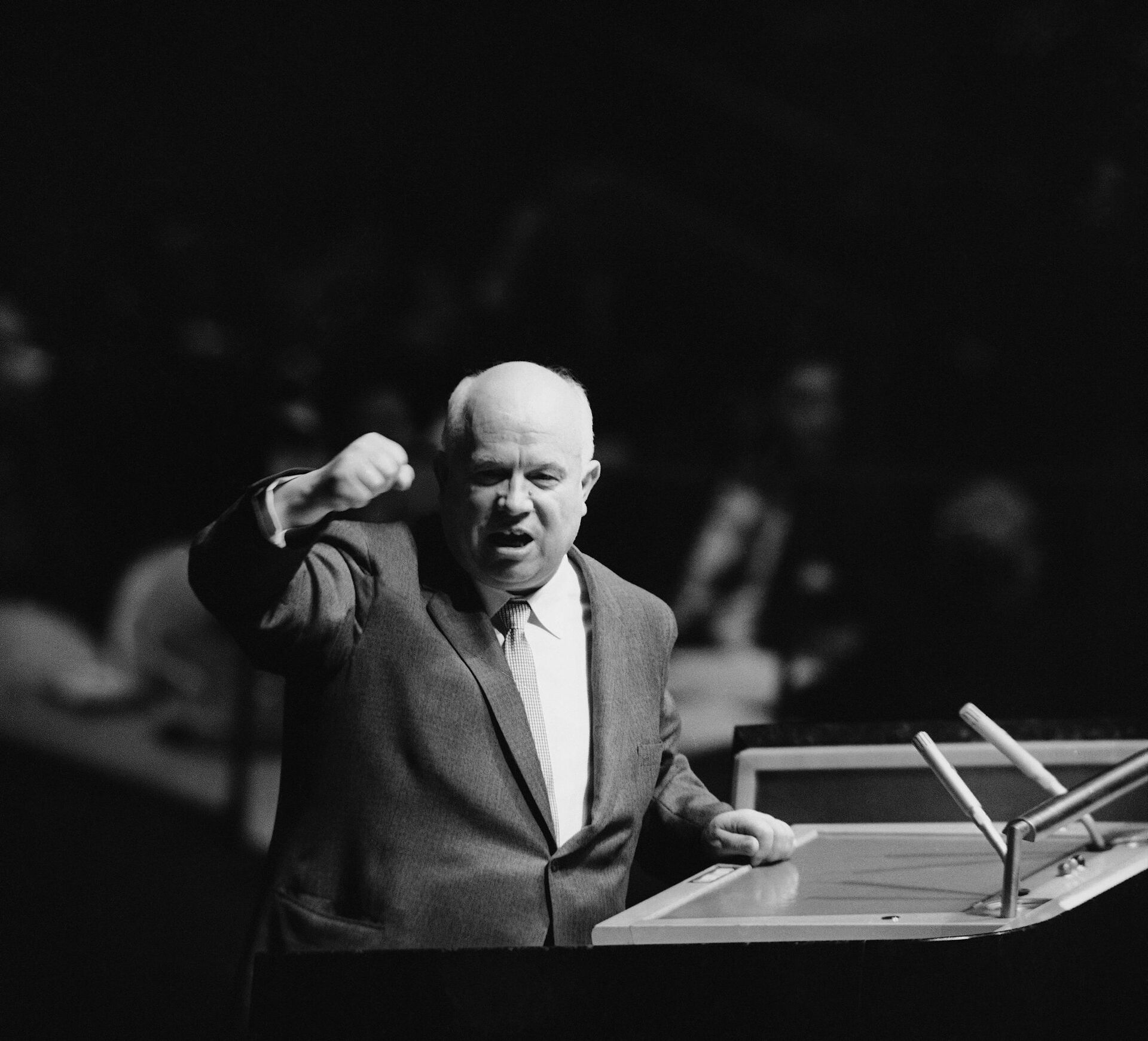 Никита Хрущёв во время выступления в Генеральной Ассамблее ООН, 13 октября 1960 - РИА Новости, 1920, 02.08.2021