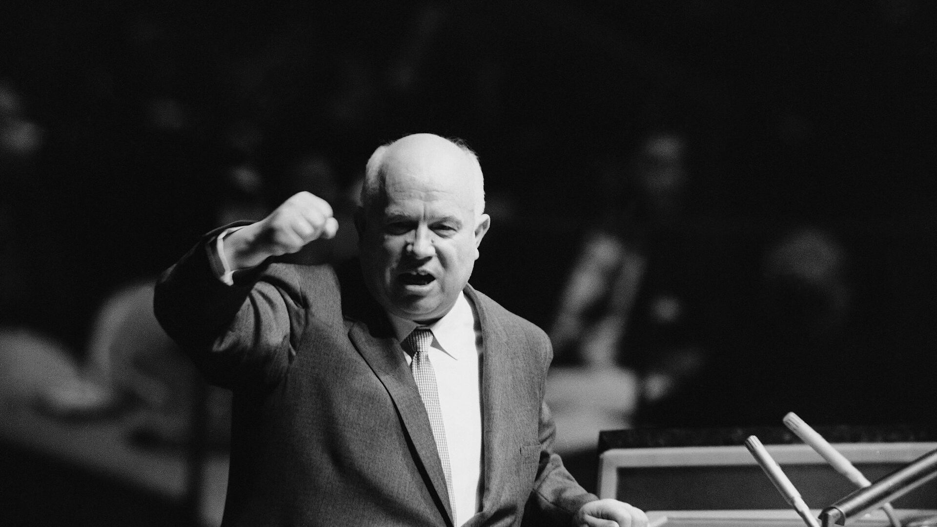 Никита Хрущёв во время выступления в Генеральной Ассамблее ООН, 13 октября 1960 - РИА Новости, 1920, 12.10.2021