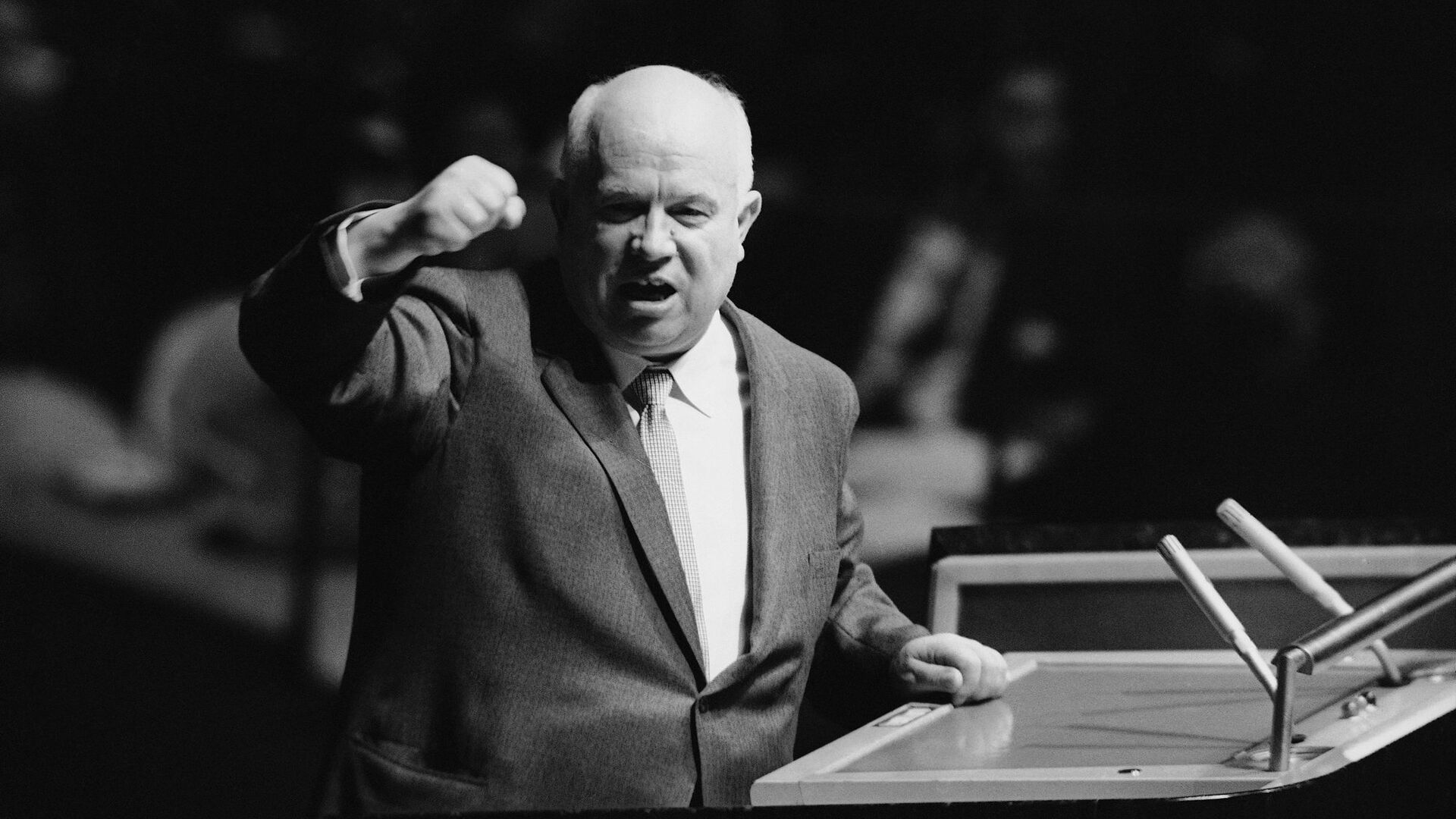 Никита Хрущёв во время выступления в Генеральной Ассамблее ООН, 13 октября 1960 - РИА Новости, 1920, 12.10.2021