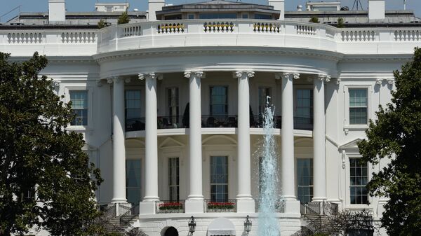Официальная резиденция президента США - Белый дом. Архивное фото