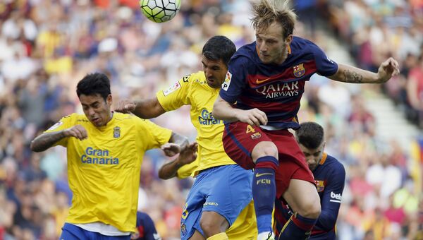 Футболисты Барселоны и Лас-Пальмас в матче 6-го тура чемпионата Испании