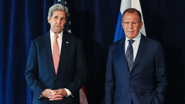 Министр иностранных дел РФ Сергей Лавров (справа) и Госсекретарь США Джон Керри. Архивное фото