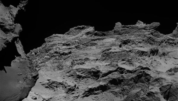 Фотографии одного из регионов кометы, на котором можно увидеть слои ее «луковиц»