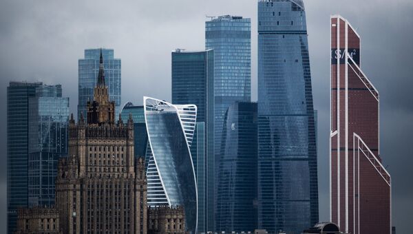 Здание Министерства иностранных дел РФ и Московский международный деловой центр Москва-Сити. Архивное фото
