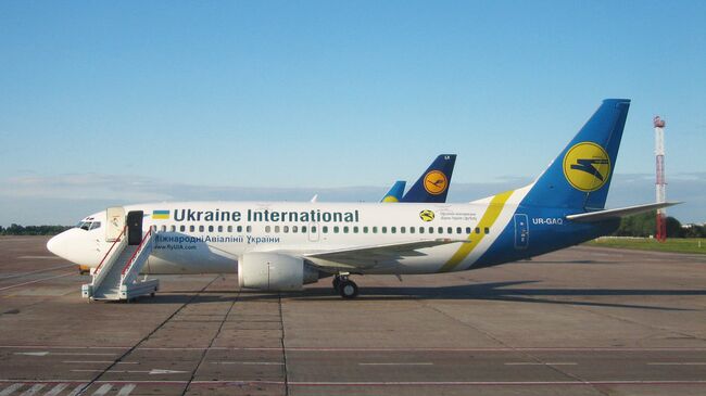 Самолеты Международных авиалиний Украины в аэропорту Борисполя