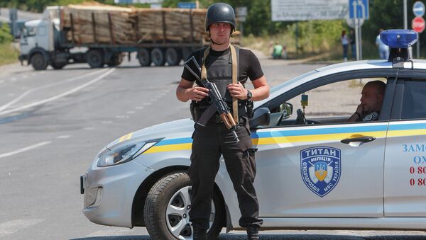 Сотрудник спецподразделения полиции Украины. Архивное фото
