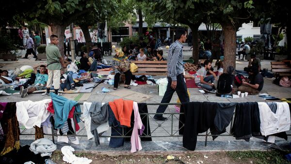 Беженцы из Афганистана на площади Виктории в Афинах. Архивное фото