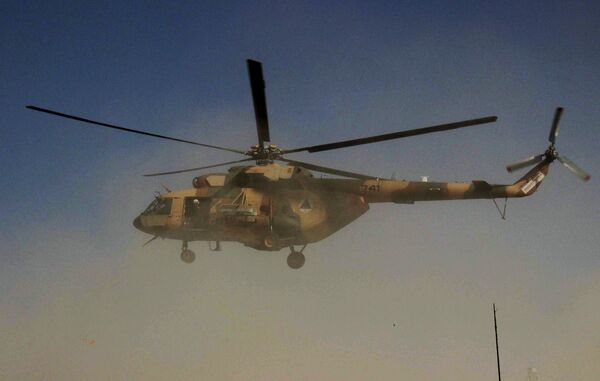 Вертолет сил безопасности Афганистана возле города Кундуз