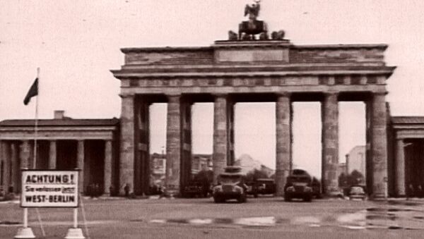 Снова вместе: падение Берлинской стены и воссоединение Германии. Архив
