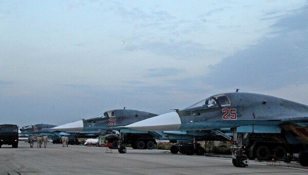 Российские самолеты Су на аэродроме около Латакии