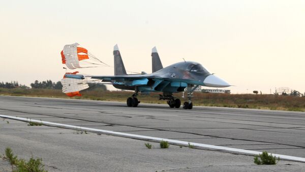 Российские самолеты СУ на аэродроме около Латакии. Архивное фото
