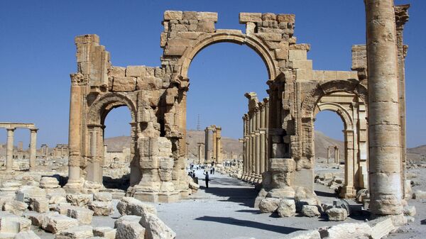 Уничтоженная ИГ триумфальная арка в городе Пальмира