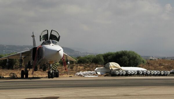 Российский транспортный самолет ИЛ-76 готовится к взлету на базе Хмеймим около Латакии, Сирия