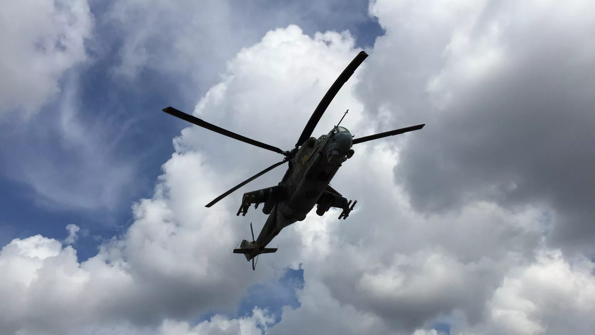 Ba Lan bí mật bàn giao trực thăng tấn công Mi-24 cho Ukraine 