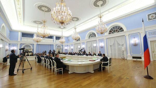 Премьер-министр РФ Д.Медведев проводит заседание. Архивное фото