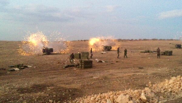 Сирийская артиллерия ведет огонь по террористам на севере провинции Хама
