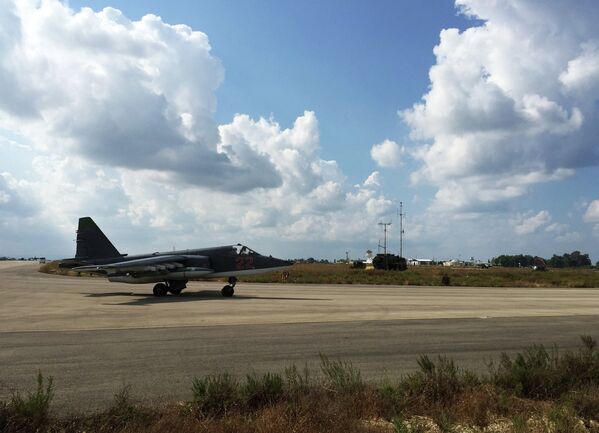 Российский самолет Су-25 на авиабазе Хмеймим в Сирии