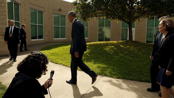 Барак Обама в Орегоне на встрече с родными убитых в колледже