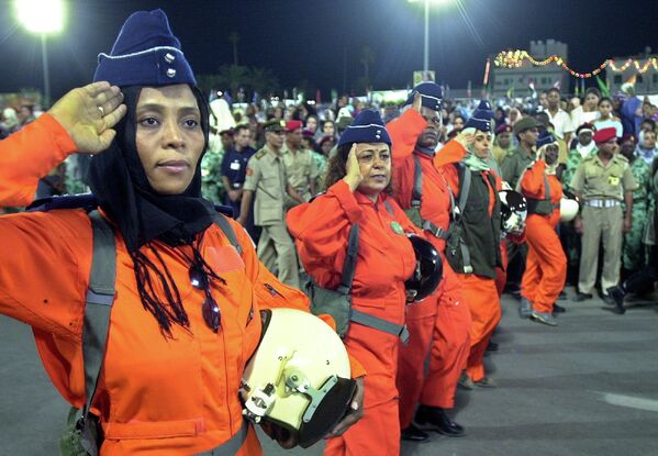 Пилоты ВВС Ливии во время военного парада в Триполи