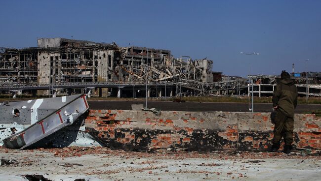 Здание аэропорта города Донецка, разрушенного в ходе боевых действий на Юго-Востоке Украины. Архивное фото