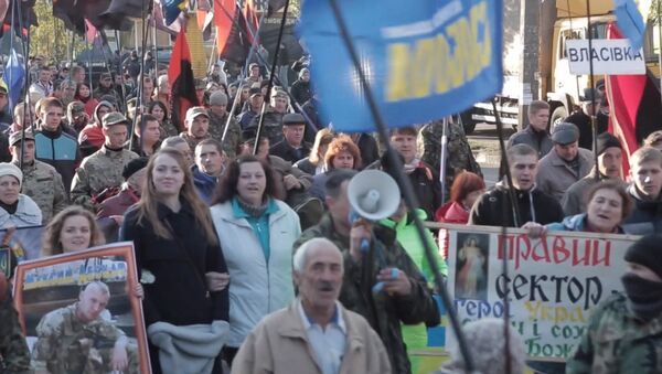 Националисты Киева призывали освободить заключенных на марше в годовщину УПА