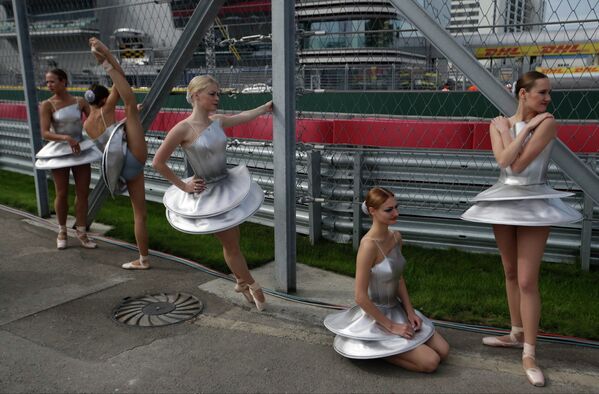 Церемония открытия российского этапа чемпионата мира по кольцевым автогонкам в классе Формула-1 в Сочи