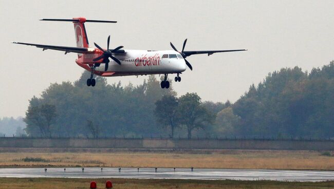 Самолет компании Air Berlin в Калининградском аэропорту Храброво