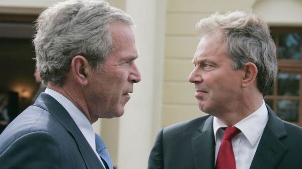 Президент США Джордж Буш и премьер-министр Великобритании Тони Блэр. Архивное фото