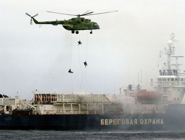 Освобождение спецназом судна захваченного террористами во время учений