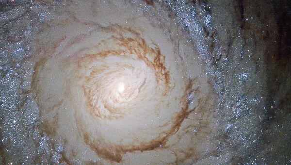 Фотография галактики М94 в созвездии Гончих Псов