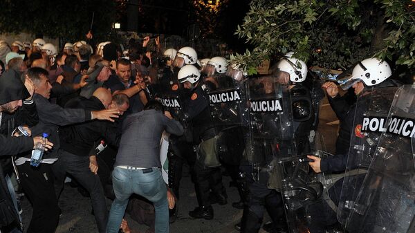 Столкновения у здания парламента в столице Черногории Подгорице. Архивное фото