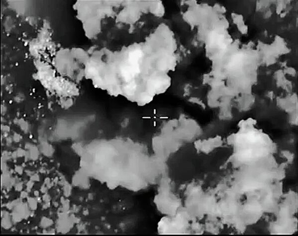 Самолеты российских Воздушно-космических сил уничтожили крупное распределительное хранилище топлива западнее населенного пункта Джубб-Эз-Зарур провинции Хама