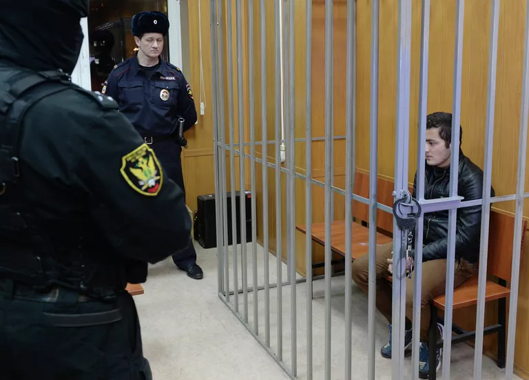 Один из подозреваемых в причастности к запрещенной в Российской Федерации террористической организации Хизб ут-Тахрир аль-Ислами в Мещанском суде Москвы Один из подозреваемых в причастности к запрещенной в Российской Федерации террористической организации Хизб ут-Тахрир аль-Ислами в Мещанском суде Москвы
