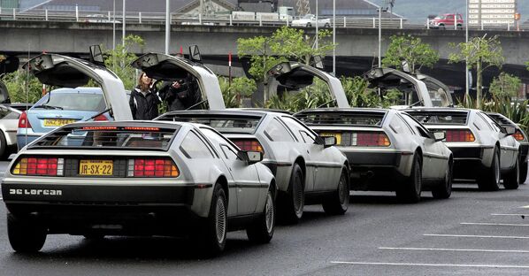 Встреча владельцев машин DeLorean в Белфасте