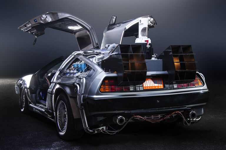 Машина времени DeLorean