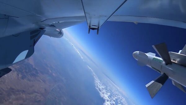 Самолет ВКС РФ во время боевого вылета в Сирии