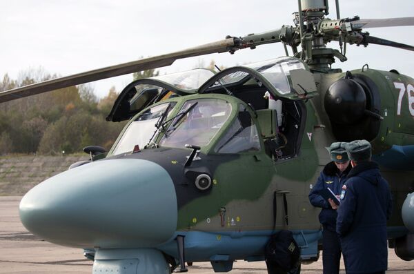 Вертолет Ка-52 Аллигатор на летно-тактических учениях армейской авиации Западного военного округа в Псковской области