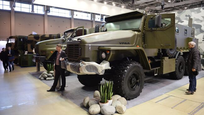 Бронированный автомобиль Урал-ВВ на Международной выставке средств обеспечения безопасности государства Интерполитех-2015 в Москве. Архивное фото