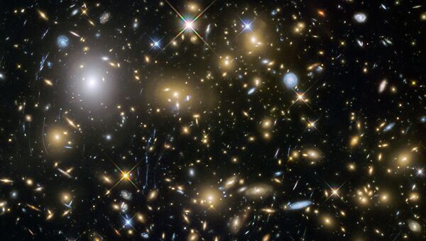Астрофизики нашли более 250 крошечных и древних галактик