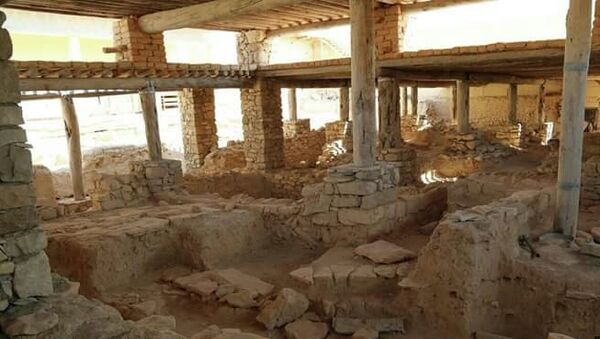 Разрушенный старинный храм в поселении Карьятейн в сирийской провинции Хомс