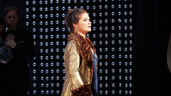 Анна Нетребко в партии Татьяны в опере Евгений Онегин на сцене Венской государственной оперы
