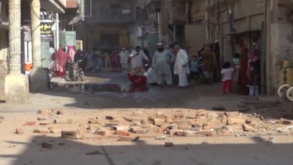 Оборванные провода и обвалившиеся стены: последствия землетрясения в Пакистане