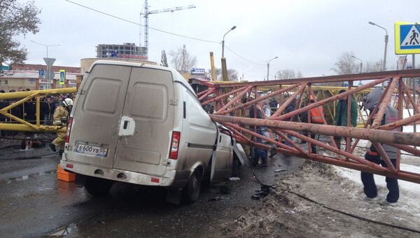В Омске произошло падение башенного крана