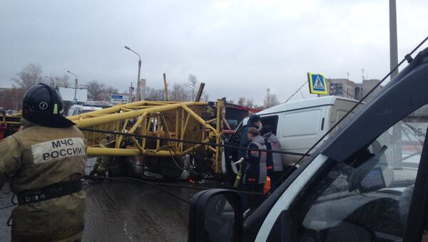 В Омске произошло падение башенного крана