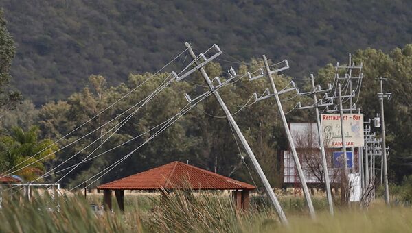 Линии электропередачи, поврежденные во время прохождения урагана Патрисия