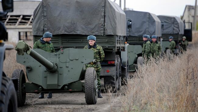 Отвод военной техники. Архивное фото