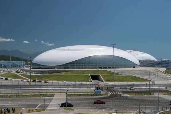 Ледовый дворец Большой в Олимпийском парке в Сочи