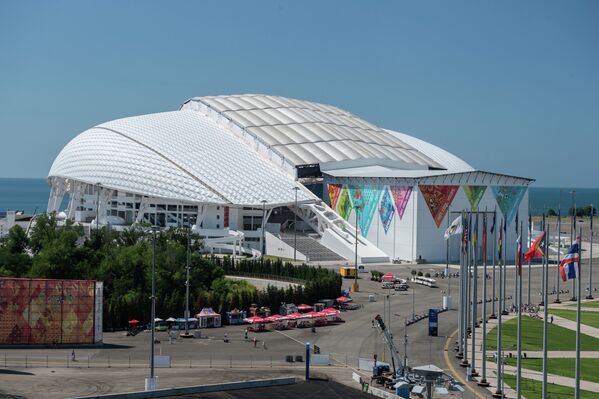Олимпийский стадион Фишт в Олимпийском парке в Сочи